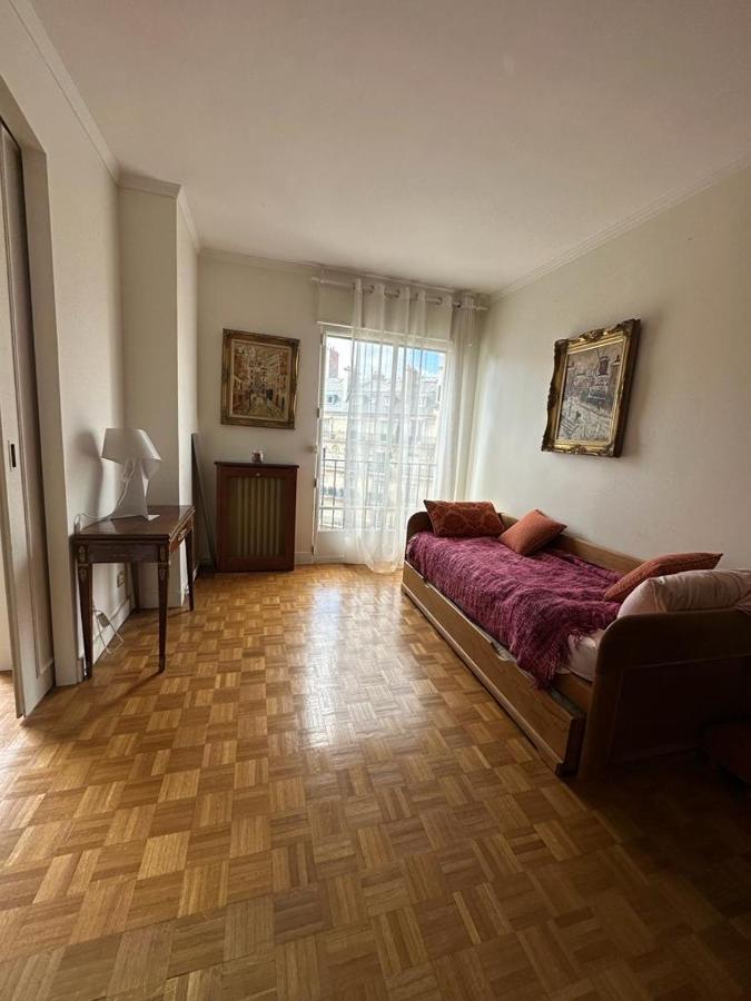 Av Foch Arc De Triomphe Belles Feuilles Appartement