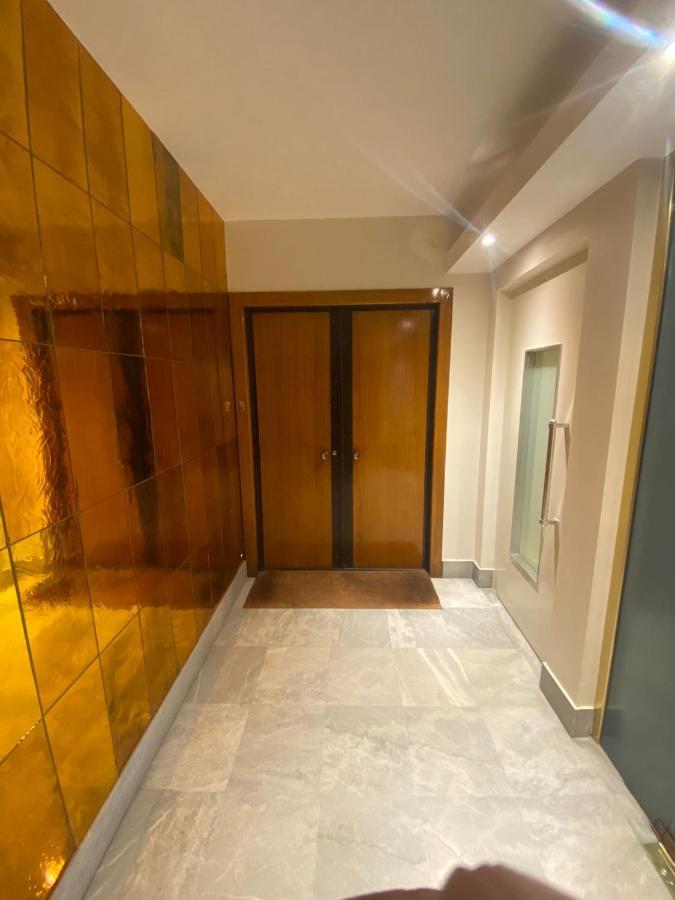 Av Foch Arc De Triomphe Belles Feuilles Appartement
